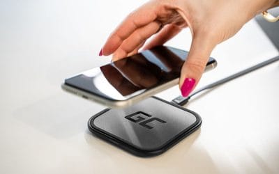 Ładowanie indukcyjne – jak działa ładowarka bezprzewodowa